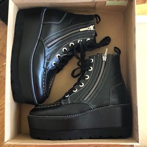 Platform Free People boot!